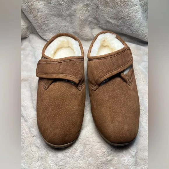 Old Friend Slipper Shoes Men's 11  5E Wide Brown Leather Shearling Lined Strap