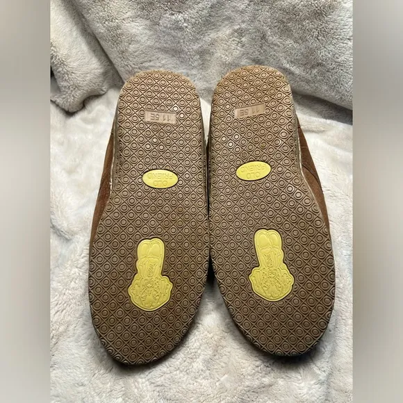 Old Friend Slipper Shoes Men's 11  5E Wide Brown Leather Shearling Lined Strap