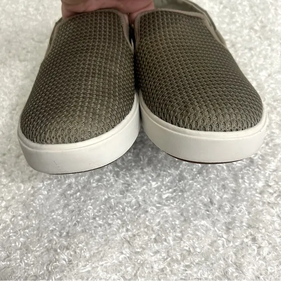 OluKai Men’s Size 8 Lae’ahi Clay Color Slip On Shoes