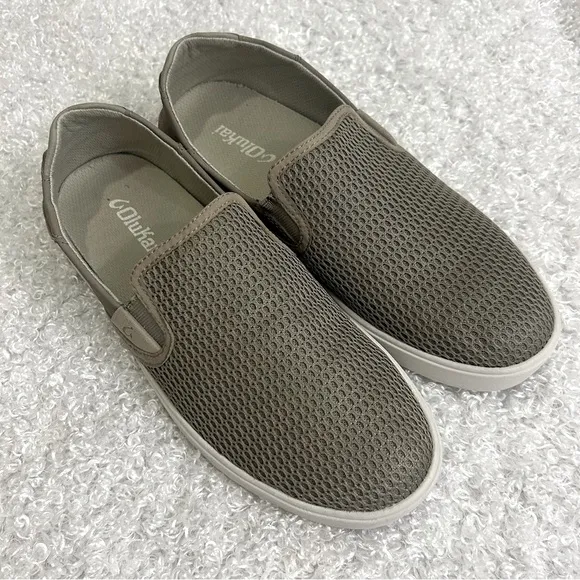 OluKai Men’s Size 8 Lae’ahi Clay Color Slip On Shoes