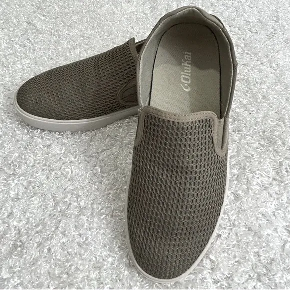 OluKai Men’s Size 8 Lae’ahi Clay Color Slip On Shoes