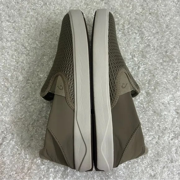 OluKai Men’s Size 8 Lae’ahi Clay Color Slip On Shoes