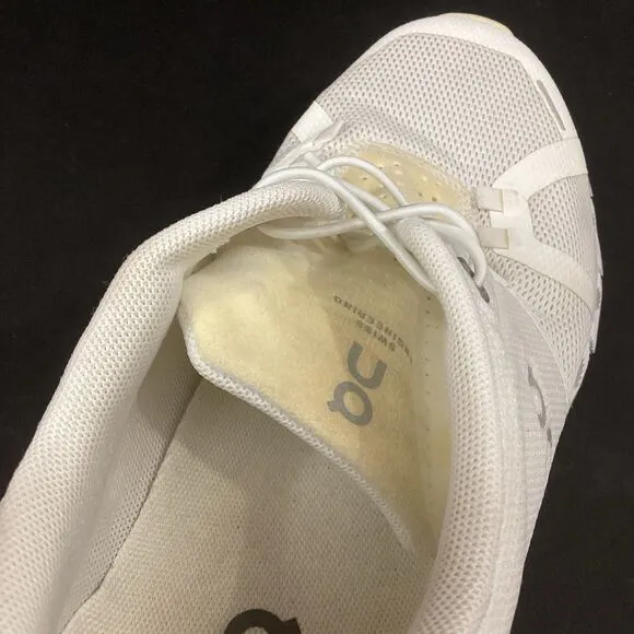 On Cloud 5 - Women's Size 9 - White - Low Running Shoes - 59-98373