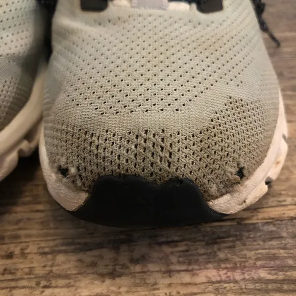 On Cloud Hi Edge Shoes - Men's very worn
