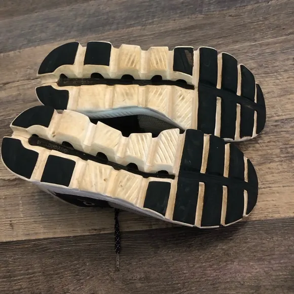 On Cloud Hi Edge Shoes - Men's very worn