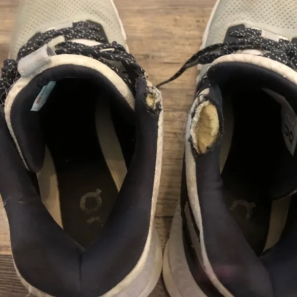 On Cloud Hi Edge Shoes - Men's very worn