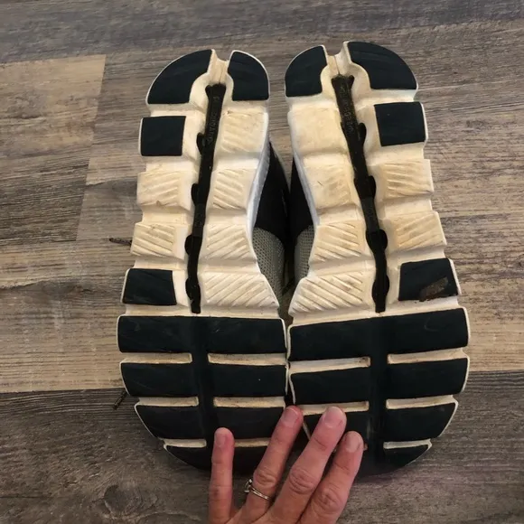 On Cloud Hi Edge Shoes - Men's very worn