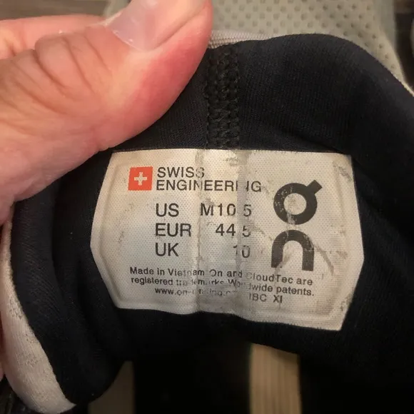 On Cloud Hi Edge Shoes - Men's very worn