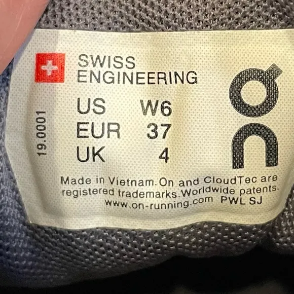 On | Cloud Running Shoes - Black White ; Womens 6
