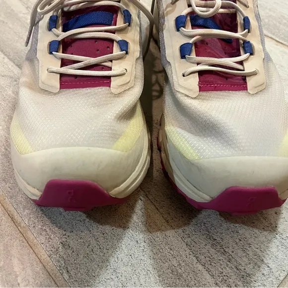 On Running Women's Cloudvista Shoes - Heather/Rhubarb US women’s Size 9