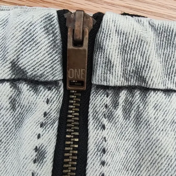 One Teaspoon Vixen high waist grey acid-wash denim skirt Harley 25 XS NEW