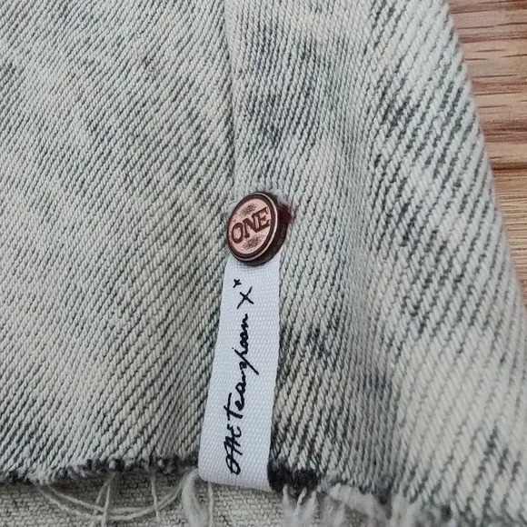 One Teaspoon Vixen high waist grey acid-wash denim skirt Harley 25 XS NEW