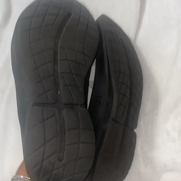 Oofos Oomf low gray slip on recover shoes
