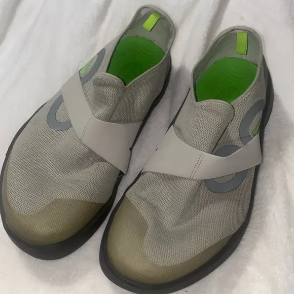 Oofos Oomf low gray slip on recover shoes