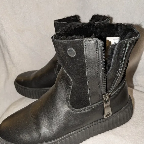 Pajar Black Ankle Boots with Furry Lining and Rugged Sole Size 8-81/2