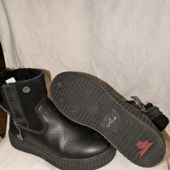 Pajar Black Ankle Boots with Furry Lining and Rugged Sole Size 8-81/2