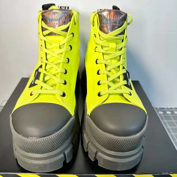 PALLADIUM®  |  REVOLT HI TX™  |  WOMENS BOOTS  |  7-US  |  MINT  |