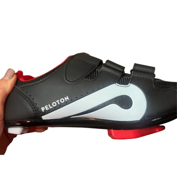 Peloton Cylcing Shoes for Peloton Bike and Bike  Size 7 Women/5 Men