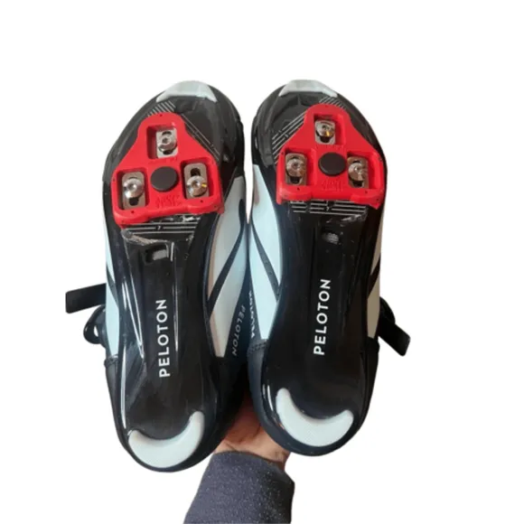 Peloton Cylcing Shoes for Peloton Bike and Bike  Size 7 Women/5 Men