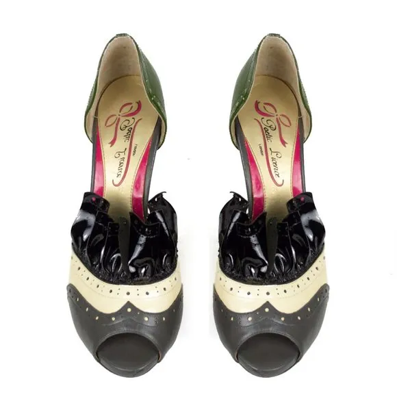 Poetic License Black and Green Ruffle Front Oxford Style Heel Shoes