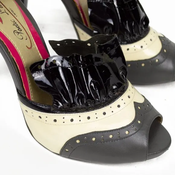 Poetic License Black and Green Ruffle Front Oxford Style Heel Shoes