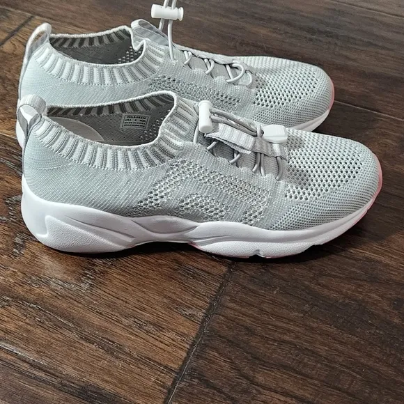 Propét Women's Stability ST Casual Shoes, Women's size 8.0 M. Grey/pink.