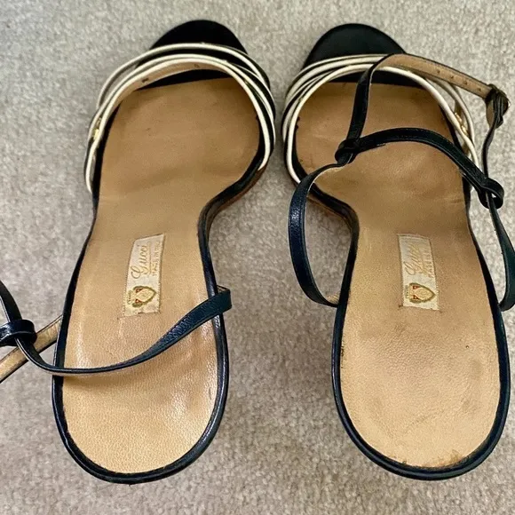 RARE VINTAGE 1970s GUCCI ITALY NAVY BLUE WHITE LEATHER STRAPPY HEELS 38.5 7.5 AA