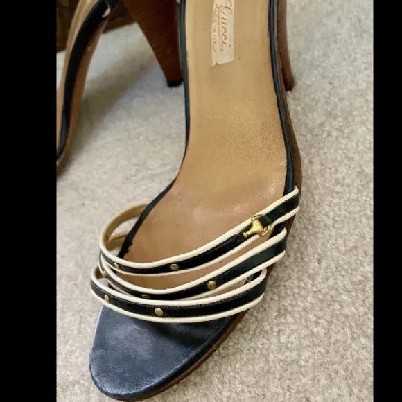 RARE VINTAGE 1970s GUCCI ITALY NAVY BLUE WHITE LEATHER STRAPPY HEELS 38.5 7.5 AA