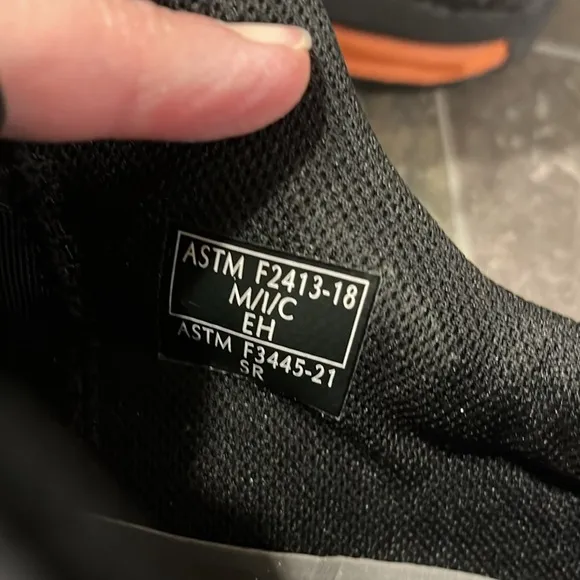 Red Wing Athletic Aluminum Toe Work Shoe Size 13 D.