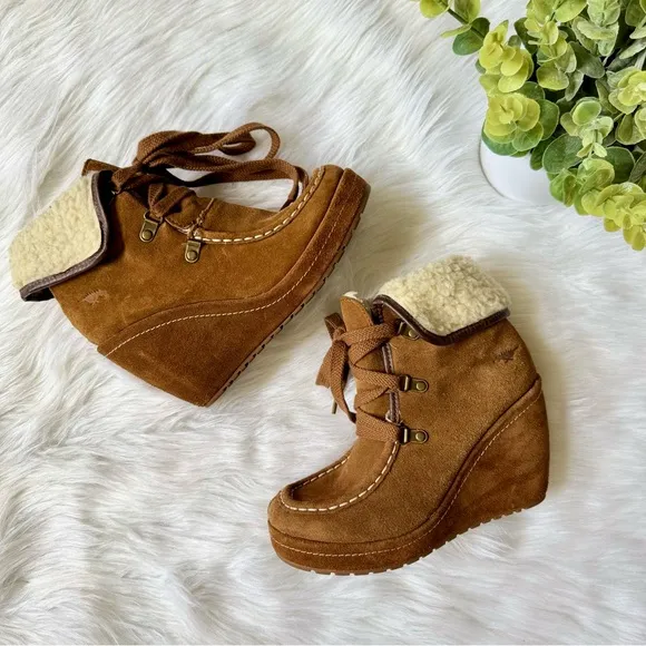 Rocket Dog Bonfire Tan Suede Lace-Up Wedge Boots with Faux Shearling Lining