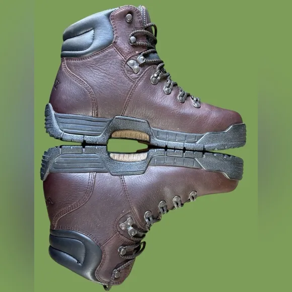 Rocky -Men’s 9.5 “MOBILITE” waterproof steel toe hiking/work boots. Like new!!!