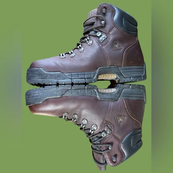 Rocky -Men’s 9.5 “MOBILITE” waterproof steel toe hiking/work boots. Like new!!!