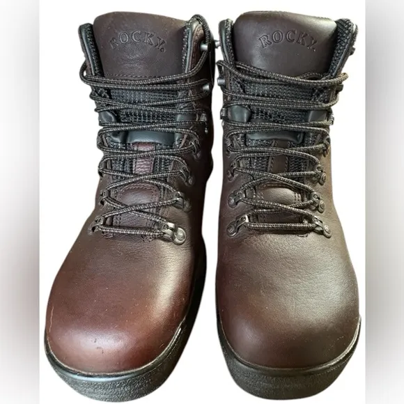 Rocky -Men’s 9.5 “MOBILITE” waterproof steel toe hiking/work boots. Like new!!!