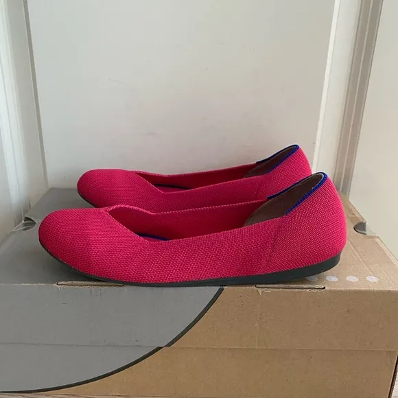 Rothy's RARE RETIRED Hot Pink Round Toe Ballet Flat Shoes - Size 6 EUC