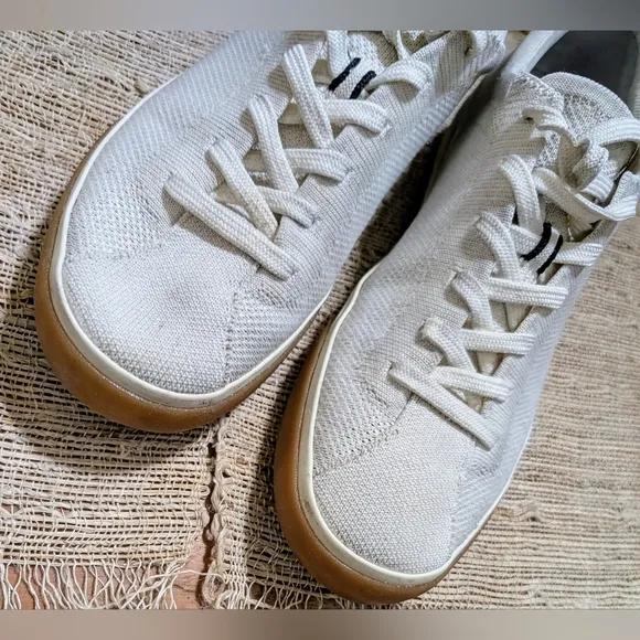 Rothy’s The Lace Up Sneaker In Blonde