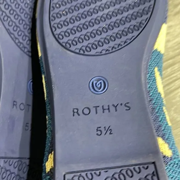 Rothy’s the round toe Moroccan blue size 5.5 woman’s flat shoes