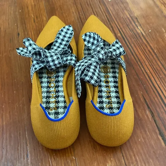 Rothy’s Women’s Yellow black and white flats with tie size 5