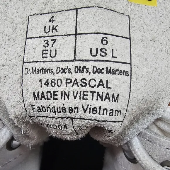 SALE $140.00 DR. MARTENS 1460 PASCAL VIRGINIA LEATHER BOOTS NEW