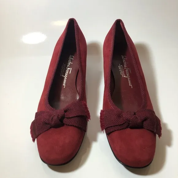 Salvatore Ferragamo Classic Bow Flat Sz 7 A