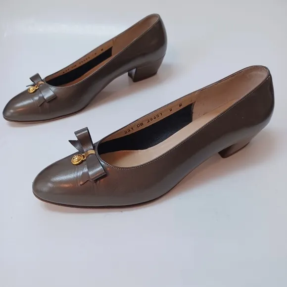 Salvatore Ferragamo Shoes Bow On Toe Low Heel Pumps Classic Womens 9