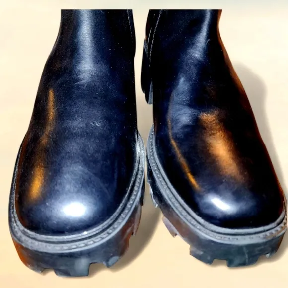 Sarto NWOT Emerson Lug Sole Ankle Boot