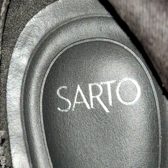 Sarto NWOT Emerson Lug Sole Ankle Boot