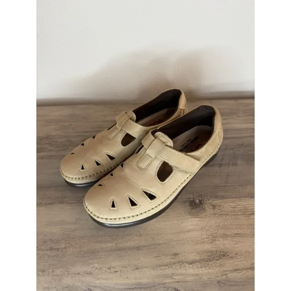 SAS Women Size 8.5  M Sage Roamer Light Tan Strap Leather Hook Loop Casual Shoes