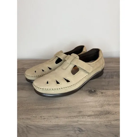 SAS Women Size 8.5  M Sage Roamer Light Tan Strap Leather Hook Loop Casual Shoes