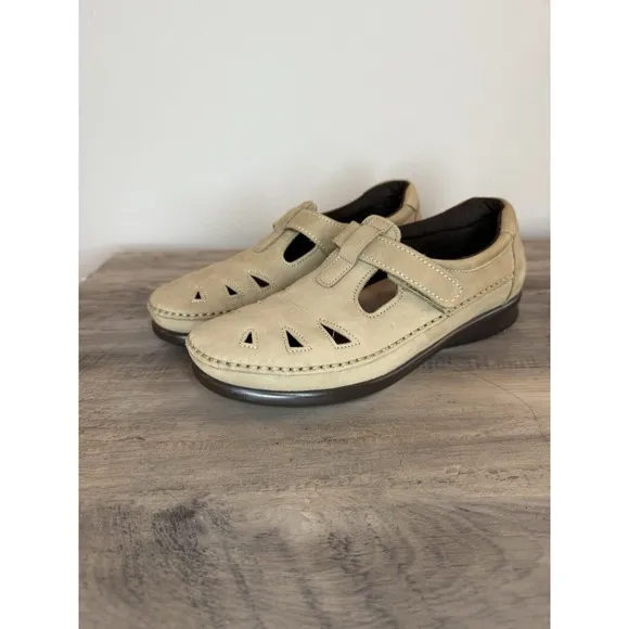 SAS Women Size 8.5  M Sage Roamer Light Tan Strap Leather Hook Loop Casual Shoes