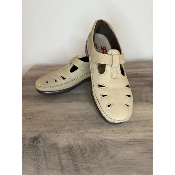 SAS Women Size 8.5  M Sage Roamer Light Tan Strap Leather Hook Loop Casual Shoes