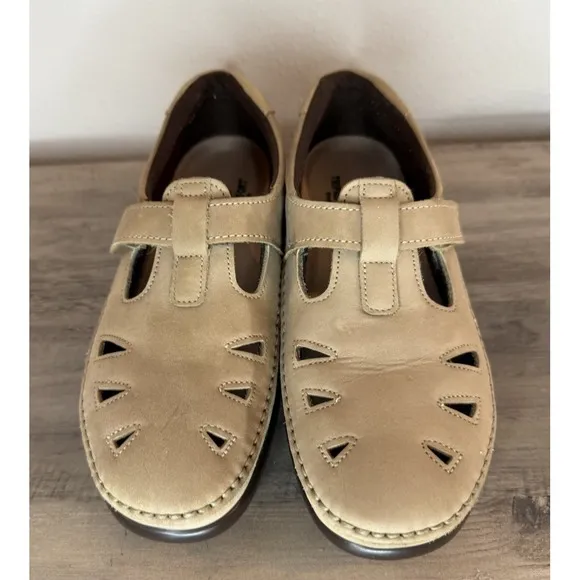 SAS Women Size 8.5  M Sage Roamer Light Tan Strap Leather Hook Loop Casual Shoes