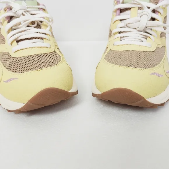 Saucony 3D Grid Hurricane Sneakers Men's 8.5 Women's 10 Unisex Tan Yellow Shoes