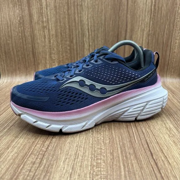 Saucony Guide 17 Running Shoes in Navy Orchid Women's 9 WIDE Width Sneakers