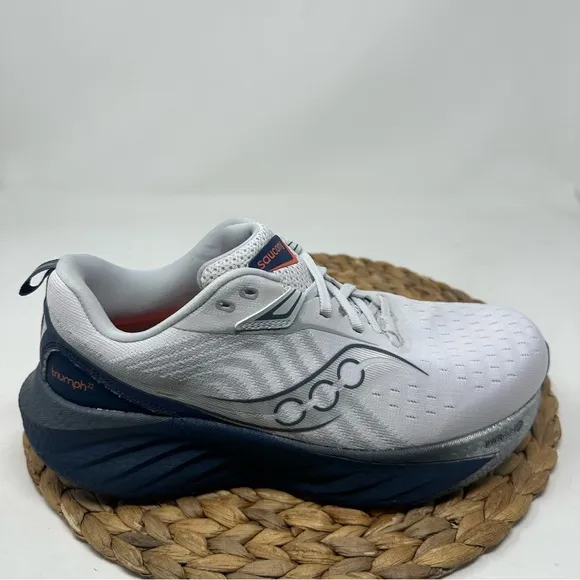 Saucony Triumph 22 Men's Running Shoes Cloud Navy Size 9 WIDE Men's